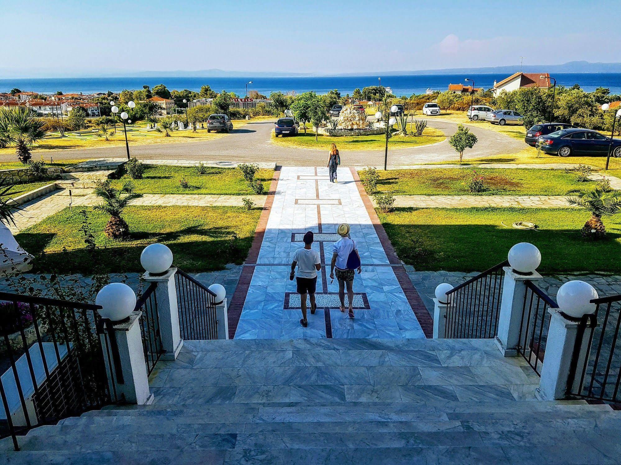 Hilltop Hanioti Exterior photo